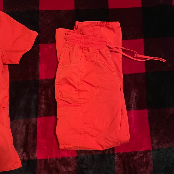 Scrub Set ❤️ - Picture 3 of 3